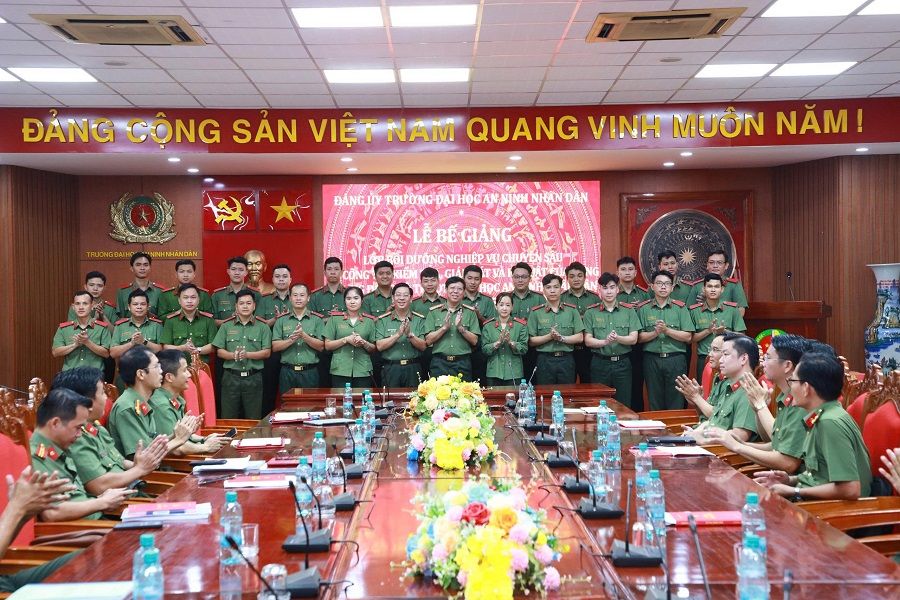 Trường Đại học An ninh nhân dân bế giảng Lớp Bồi dưỡng nghiệp vụ chuyên sâu về công tác kiểm tra, giám sát và kỷ luật của Đảng