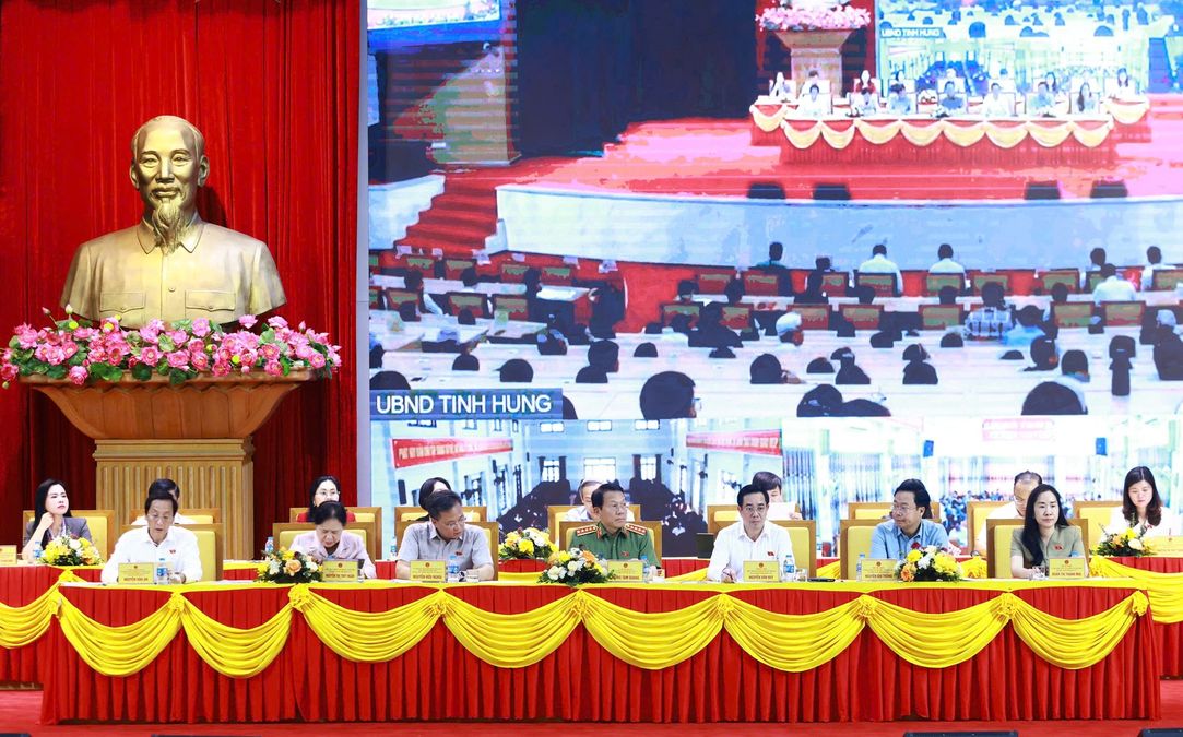 Bộ trưởng Lương Tam Quang tiếp xúc cử tri sau Kỳ họp thứ Nhất, Quốc hội khóa XVI tại tỉnh Hưng Yên