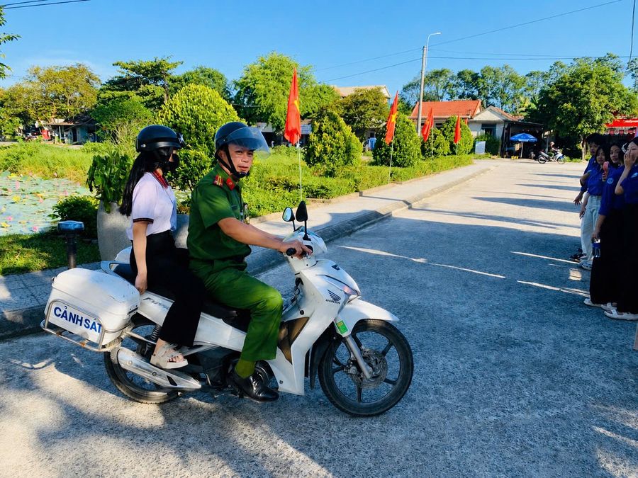 Công an thành phố Huế tiếp sức mùa thi tuyển sinh lớp 10 Trung học phổ thông năm học 2026 – 2027