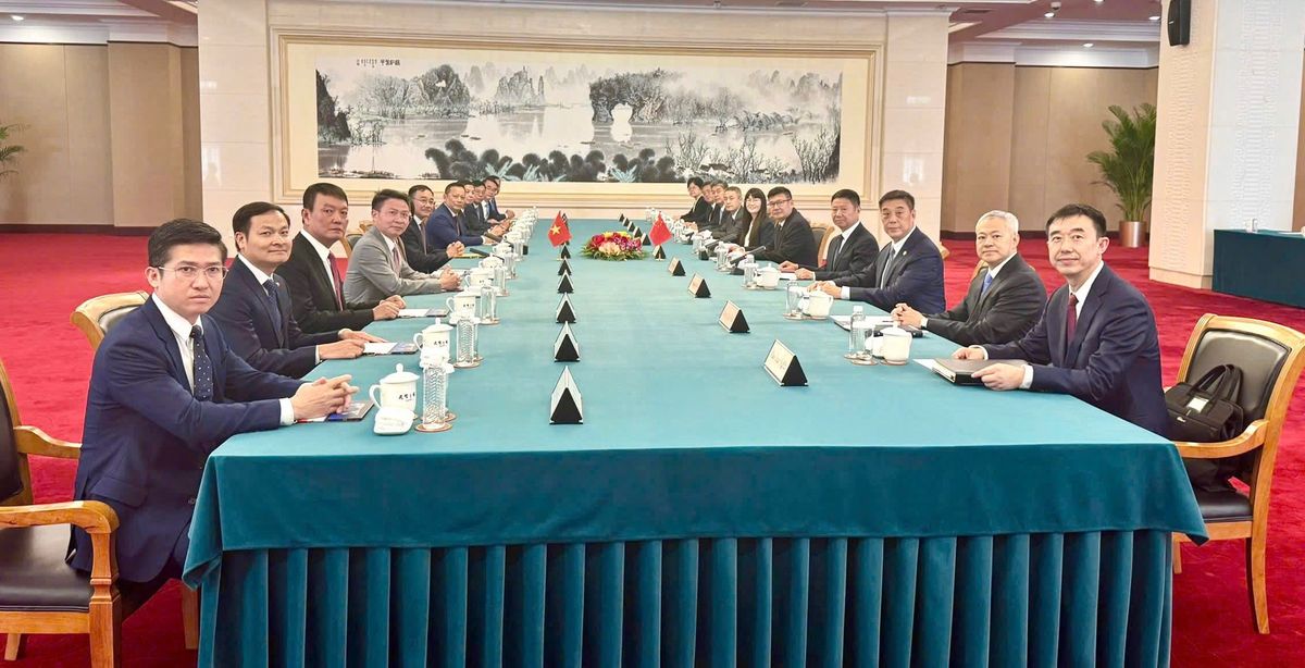 Tăng cường hợp tác trong công tác cảnh vệ