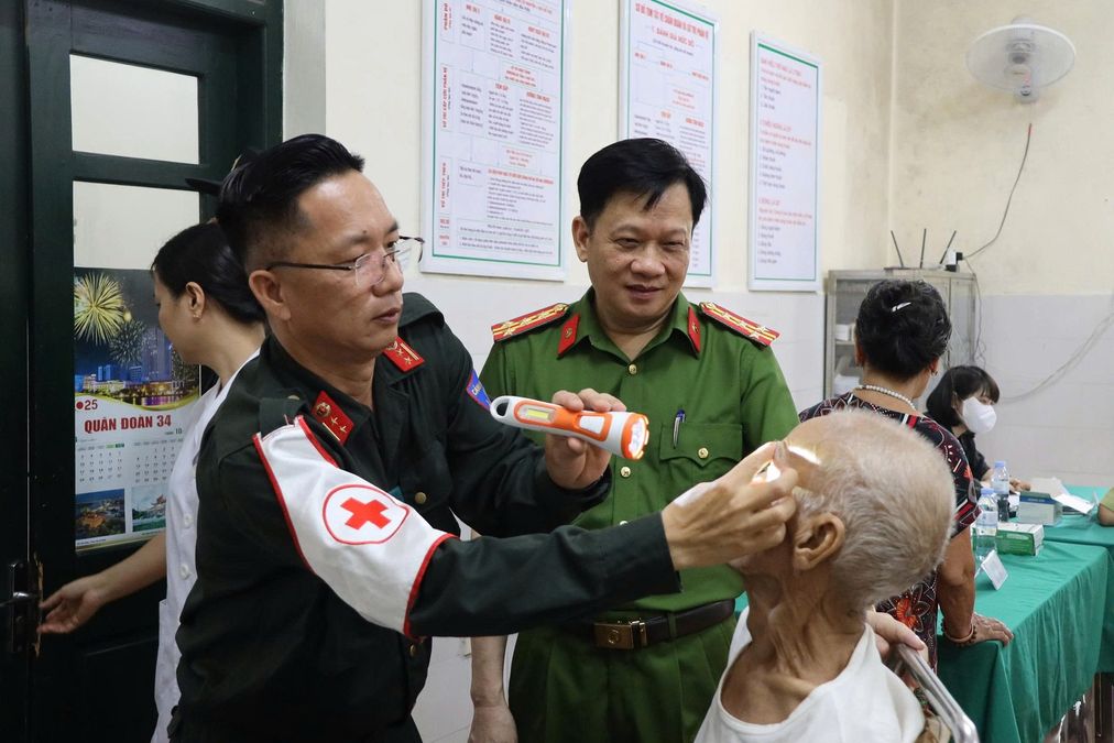 Khi những người lính đến với những người lính
