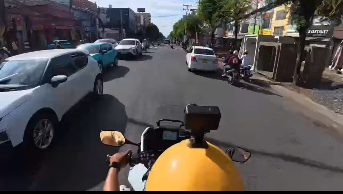 Cảnh sát giao thông TP. Hồ Chí Minh hỗ trợ đưa sản phụ đến bệnh viện an toàn