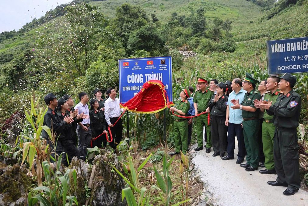 "Con đường đoàn kết" – Dấu ấn nghĩa tình của Bộ Tư lệnh Cảnh sát cơ động nơi biên cương tổ quốc