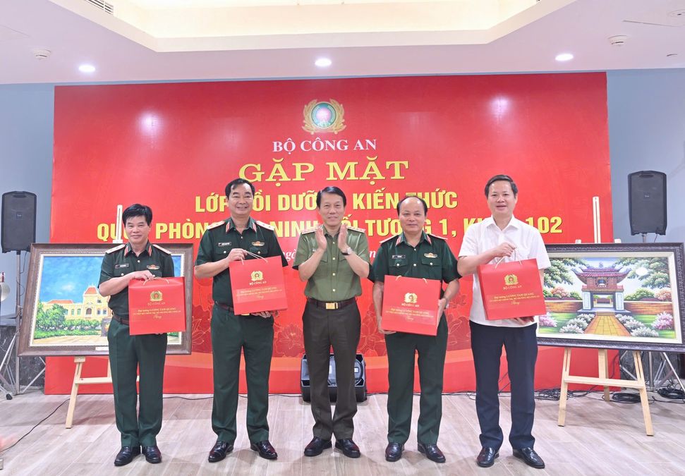Bộ Công an gặp mặt Lớp bồi dưỡng kiến thức Quốc phòng, An ninh đối tượng 1, Khóa 102