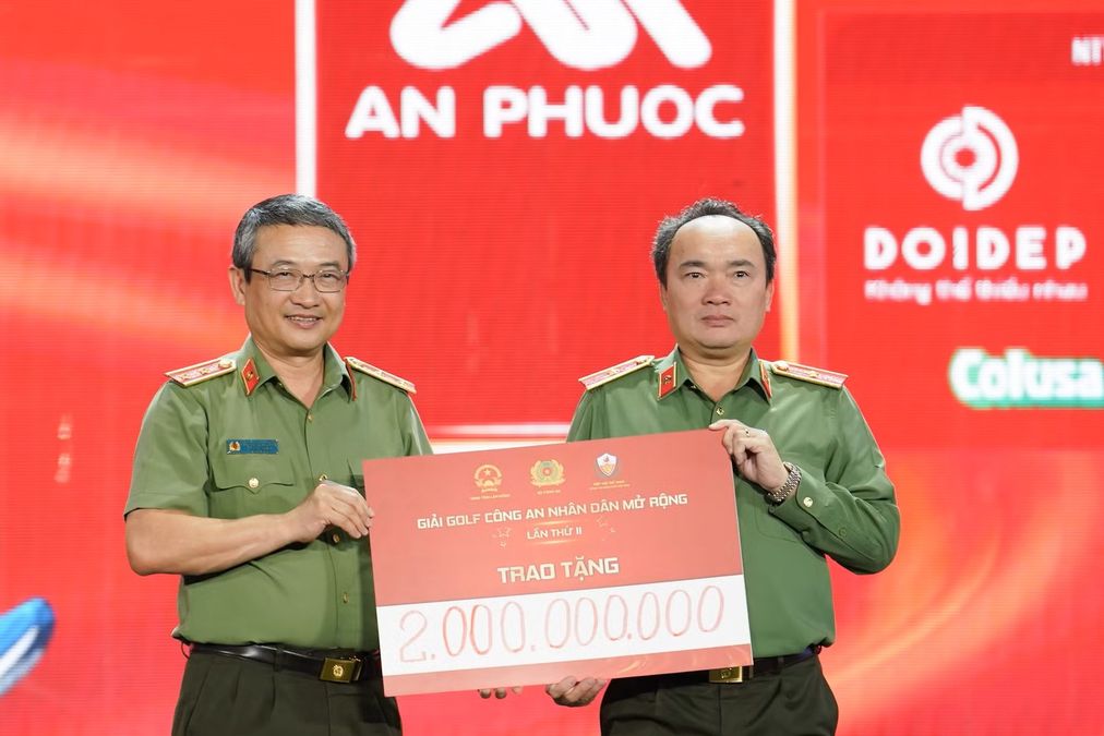 Giải Golf CAND mở rộng lần thứ II: Quyên góp được 2 tỷ đồng xây nhà tình nghĩa vùng biên giới