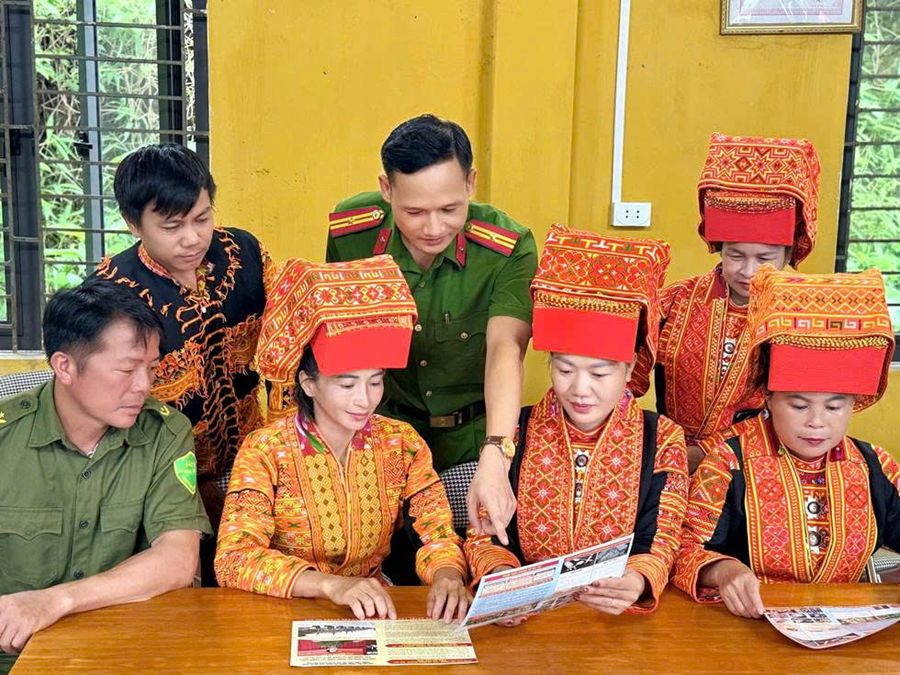 "Bám cơ sở, gần dân, dựa vào dân" trong thực hiện nhiệm vụ