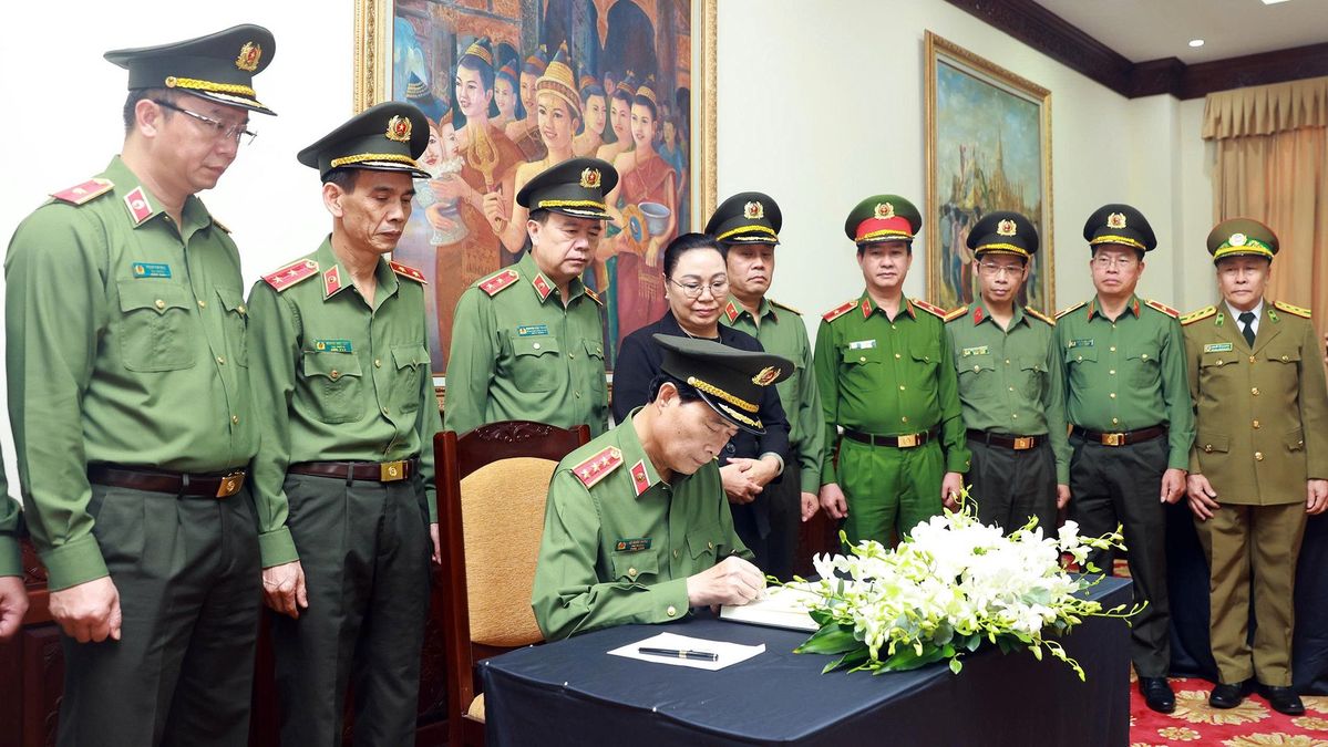 Honoring late Lao National Assembly President’s contributions to bilateral public security cooperation