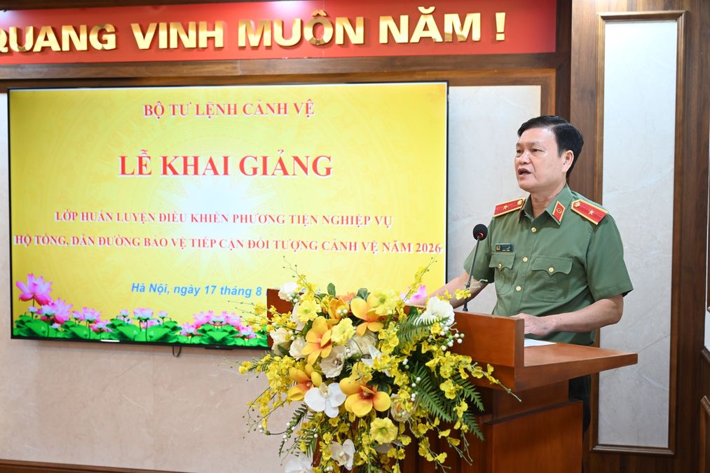 Huấn luyện điều khiển phương tiện ô tô nghiệp vụ hộ tống, dẫn đường bảo vệ tiếp cận đối tượng cảnh vệ năm 2026