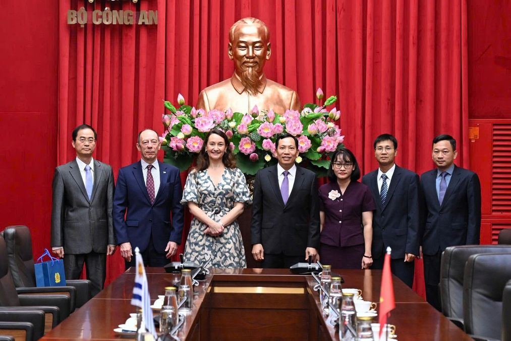 Promoting Viet Nam–Uruguay cooperation