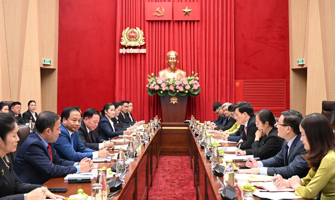 Youth and women’s organizations of Vietnamese and Lao MPS Offices strengthen exchanges