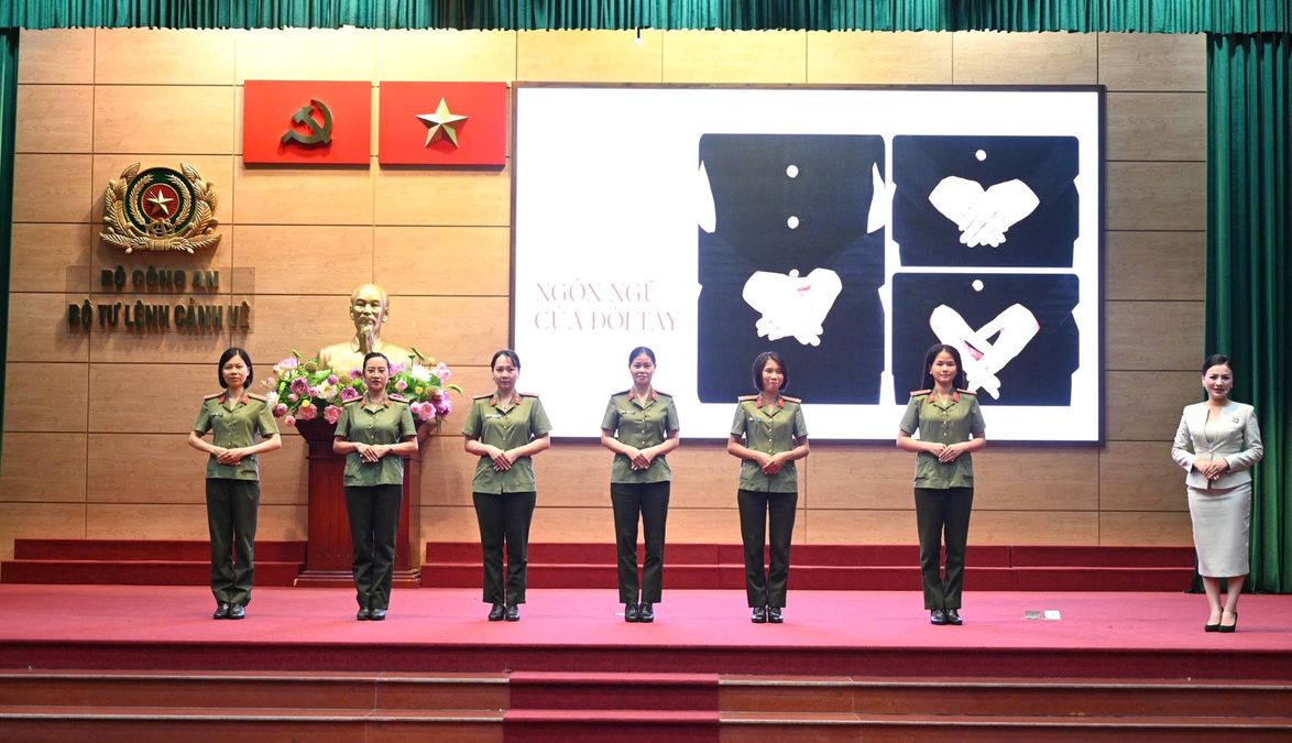 Khai giảng Lớp bồi dưỡng kỹ năng đối ngoại, lễ tân ngoại giao trong Bộ Tư lệnh Cảnh vệ năm 2026