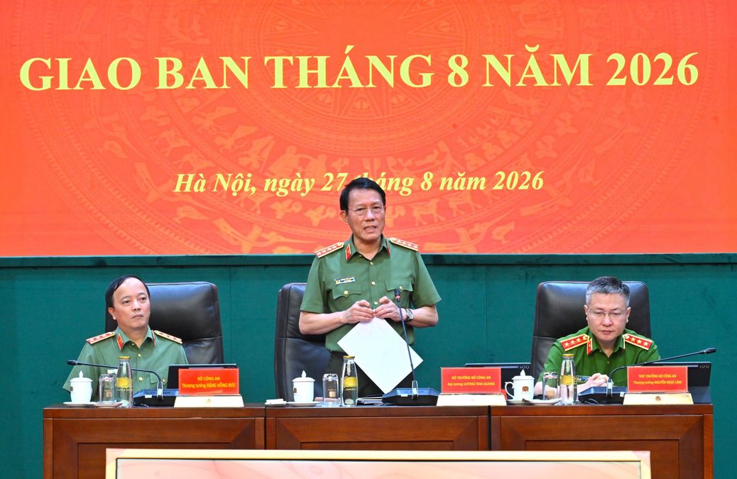Giao ban bộ tháng 8/2026