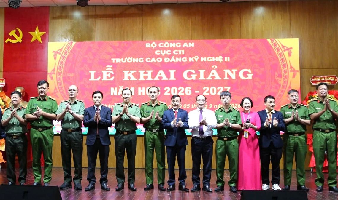 Thứ trưởng Lê Văn Tuyến dự Lễ khai giảng năm học 2026 - 2027 của Trường Cao đẳng Kỹ nghệ II