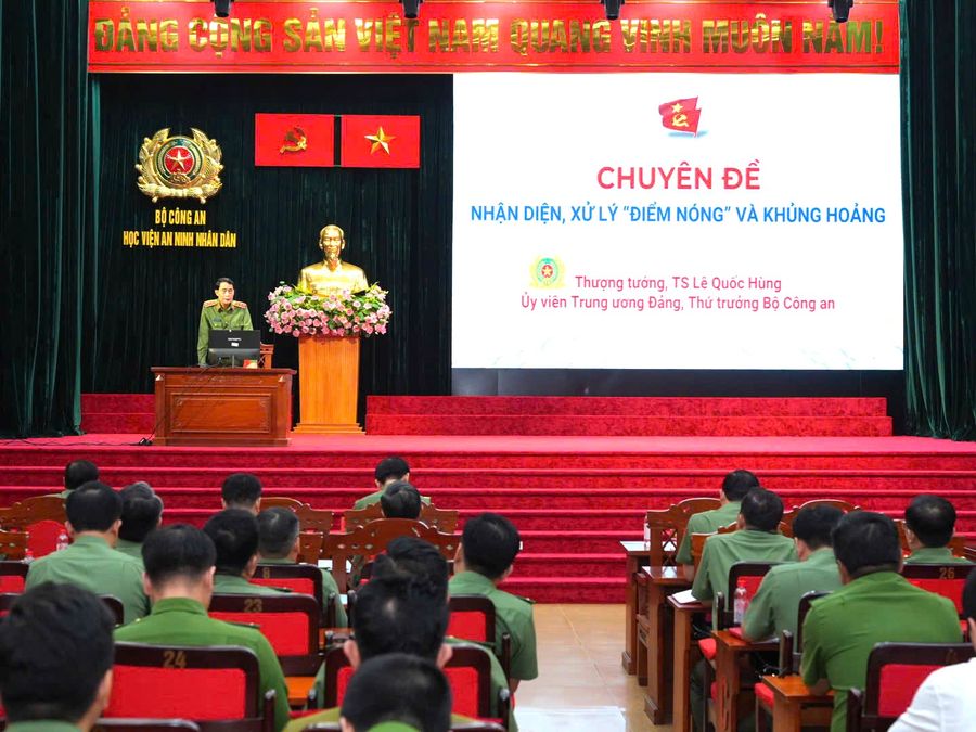 Bồi dưỡng cập nhật kiến thức mới, kiến thức nâng cao cho các đồng chí là Phó Cục trưởng, Phó Giám đốc và tương đương năm 2026