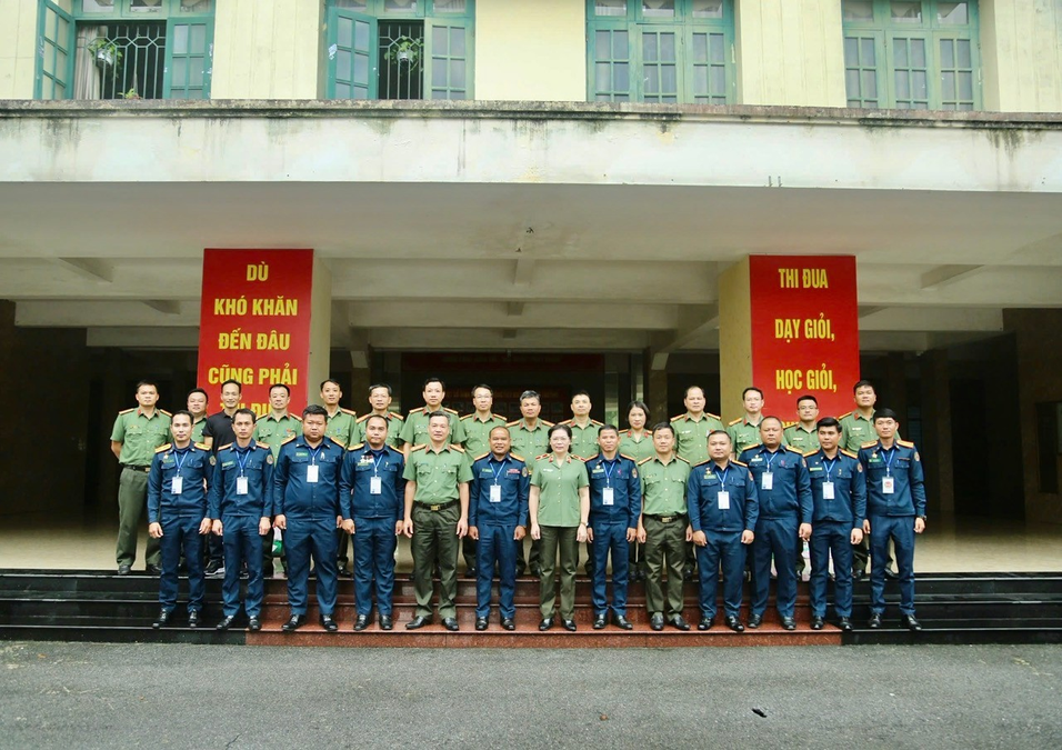 Trường Cao đẳng An ninh nhân dân I tổ chức khóa Bồi dưỡng nghiệp vụ công tác Cảnh vệ cho cán bộ Bộ Công an Lào
