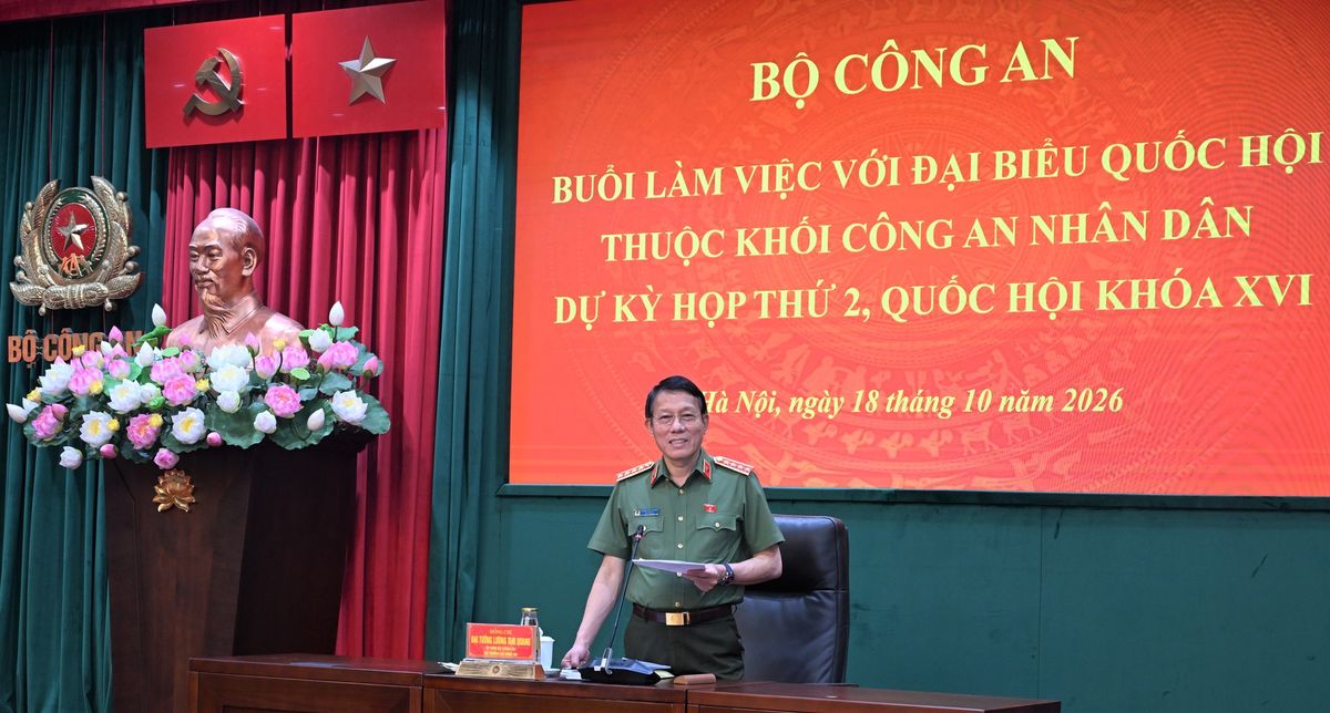 Bộ trưởng Lương Tam Quang làm việc với đại biểu Quốc hội thuộc khối Công an nhân dân dự Kỳ họp thứ 2, Quốc hội khóa XVI