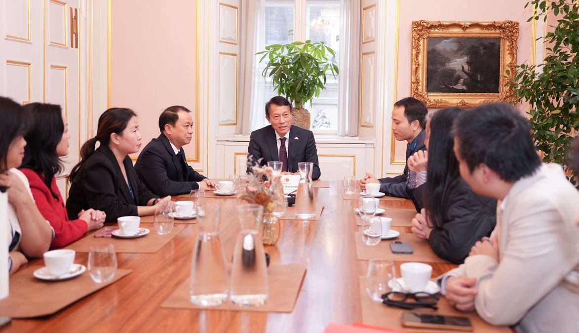 Bộ trưởng Lương Tam Quang tiếp các chuyên gia, trí thức, nhà khoa học Việt Nam đang làm việc tại Đan Mạch, Iceland và phía Nam Thuỵ Điển