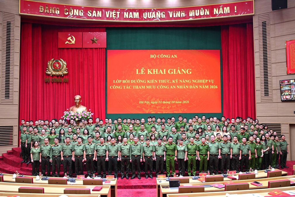 Khai giảng Lớp bồi dưỡng công tác tham mưu Công an nhân dân năm 2026
