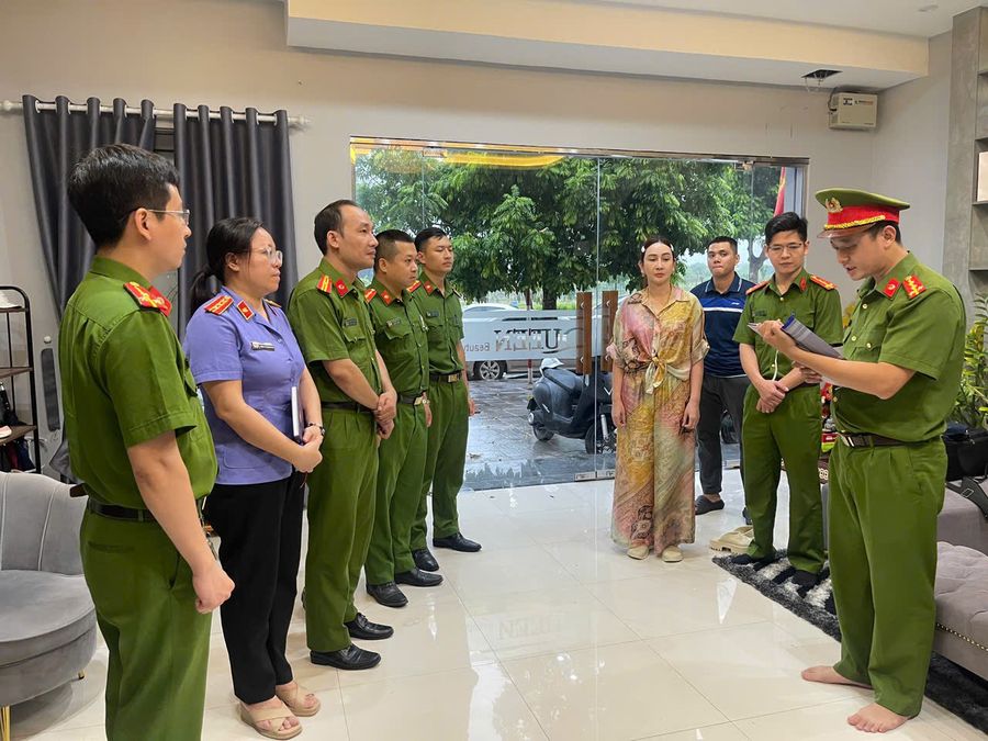Khởi tố 02 đối tượng Nguyễn Văn Vi và Trần Thị Hương Giang về tội "trốn thuế"