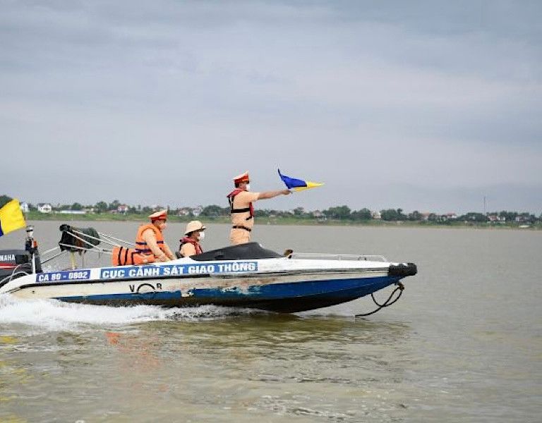Quy định quy trình tuần tra, kiểm soát và xử lý vi phạm hành chính của Cảnh sát đường thủy