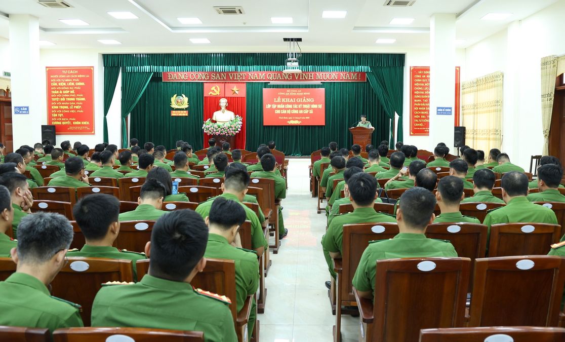 Công an Ninh Bình khai giảng lớp tập huấn công tác kỹ thuật hình sự cho các đơn vị Công an xã, phường