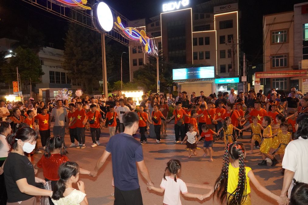 Công an Điện Biên bảo đảm an ninh, trật tự tại Festival tinh hoa Tây Bắc 2025