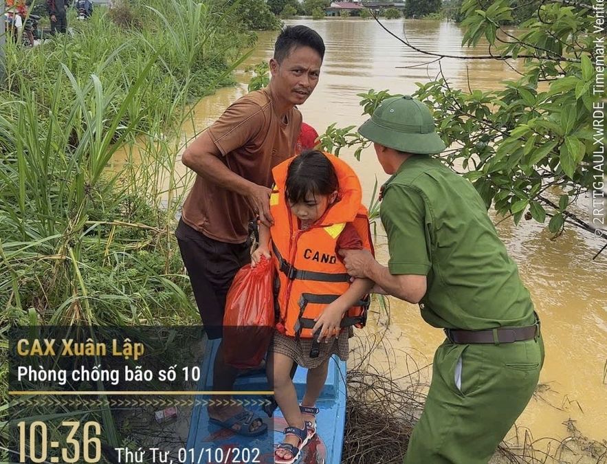 Thanh Hóa: Công an các xã ven sông Cầu Chày khẩn trương triển khai phương án sơ tán Nhân dân trước diễn biến phức tạp của mưa lũ