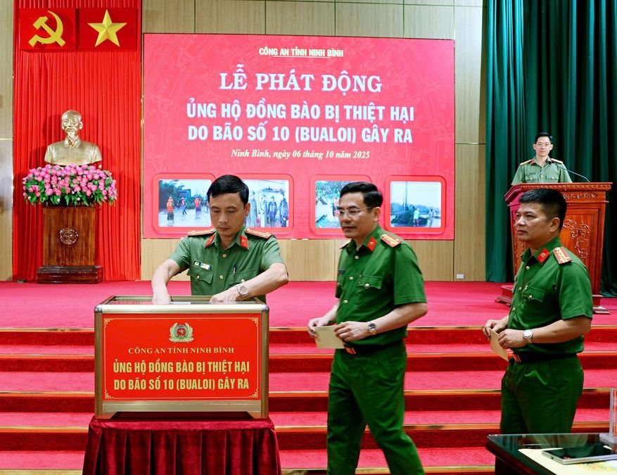 Công an Ninh Bình phát động quyên góp ủng hộ đồng bào bị thiệt hại do cơn bão số 10 (Bualoi)