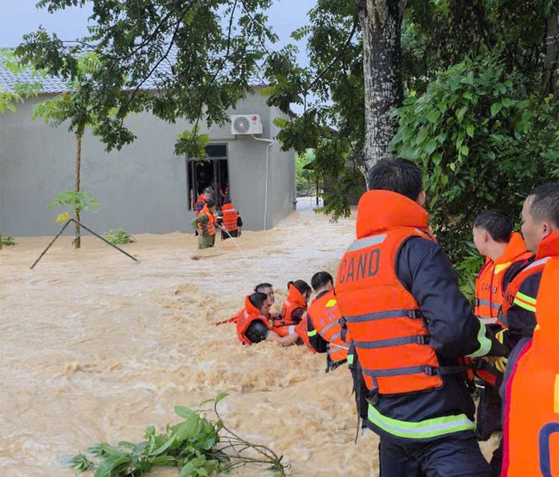 Lực lượng Công an nhân dân tập trung phòng, chống lũ, lụt, lũ ống, lũ quét, sạt lở đất ở Bắc Bộ