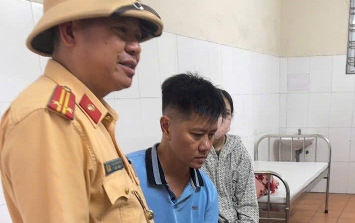 Cảnh sát giao thông Hải Phòng kịp thời cứu người dân gặp nạn trên tuyến Quốc lộ 5