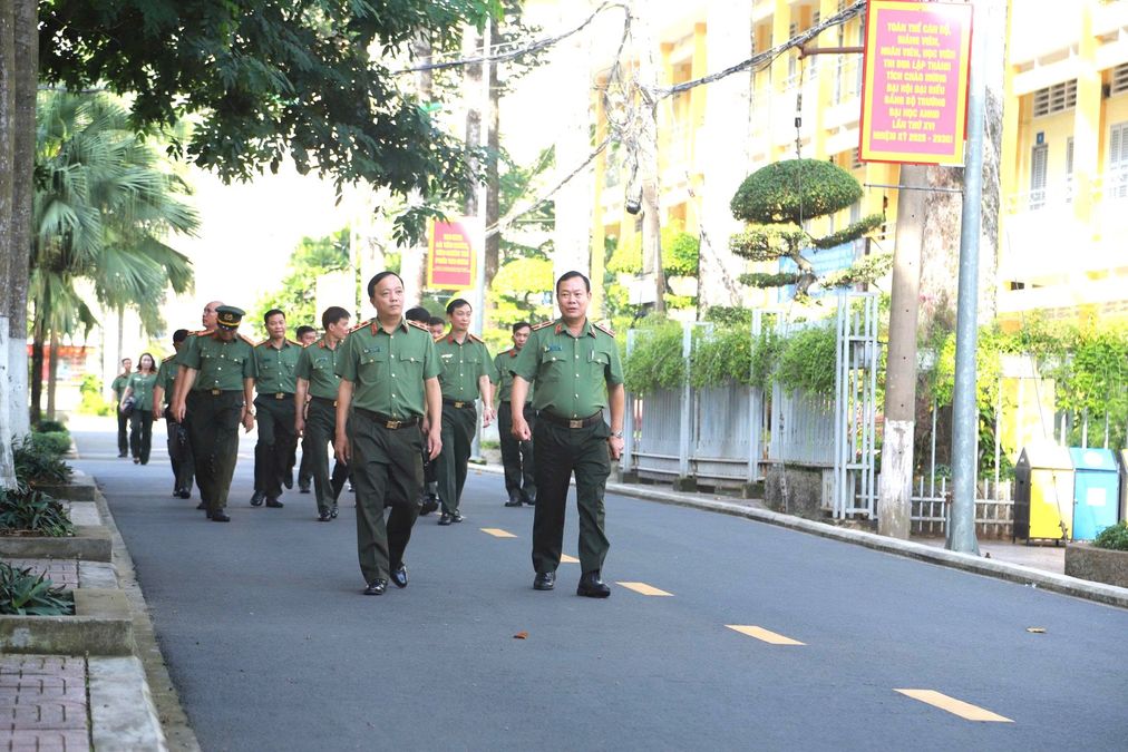 Thứ trưởng Đặng Hồng Đức làm việc với Trường Đại học An ninh nhân dân