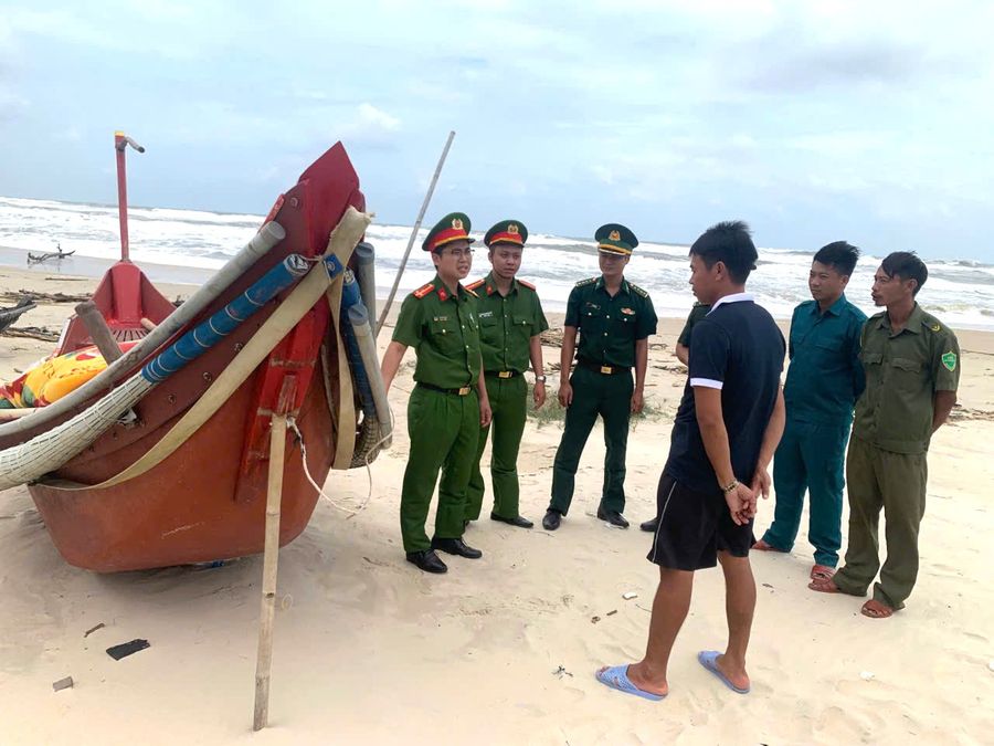 Công an thành phố Huế chủ động ứng phó với cơn bão số 12
