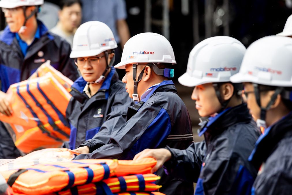 Mobifone chủ động triển khai ứng phó với Bão số 12