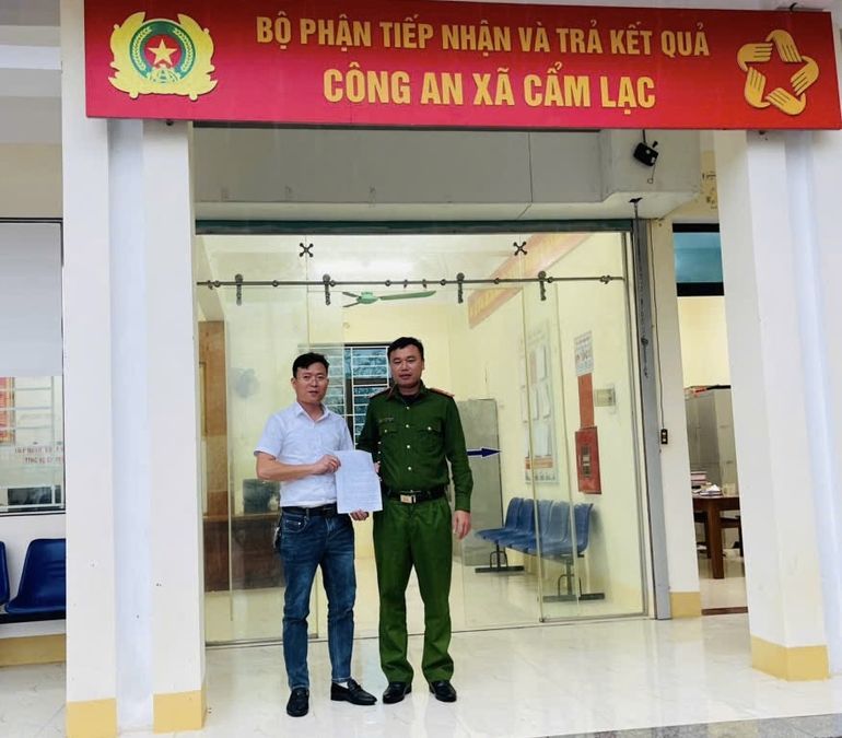 Người dân gửi thư cảm ơn Công an xã Cẩm Lạc, tỉnh Hà Tĩnh đã giúp đỡ nhận lại 300 triệu đồng chuyển nhầm