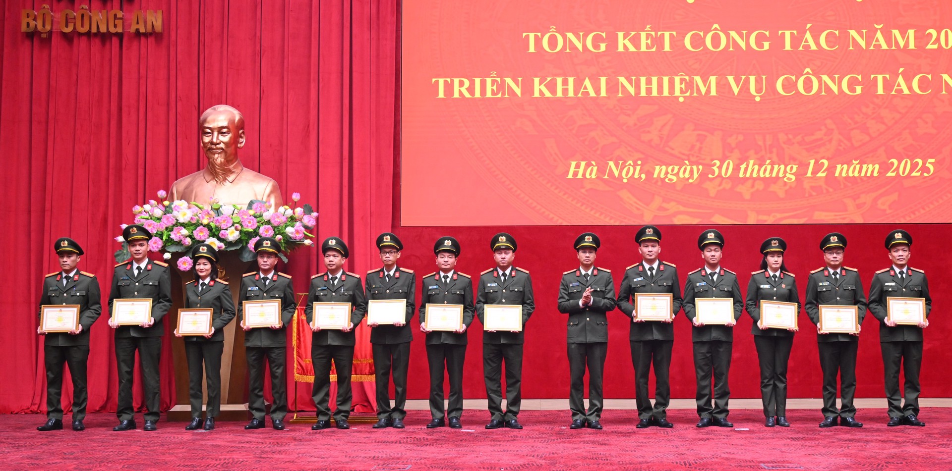 thưởng lần 7.JPG