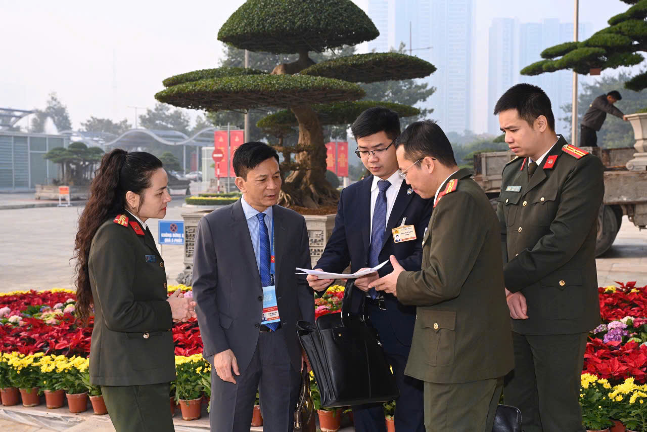 Phối hợp chặt chẽ với các đơn vị trong quá trình triển khai phương án bảo vệ.jpg