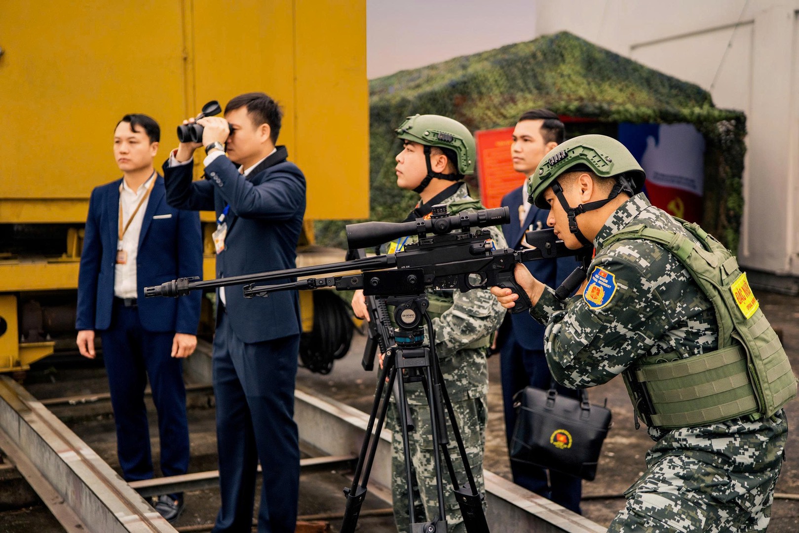 Lực lượng Đặc nhiệm - BTL Cảnh vệ triển khai phương án bảo vệ các điểm cao phục vụ Đại hội.jpg