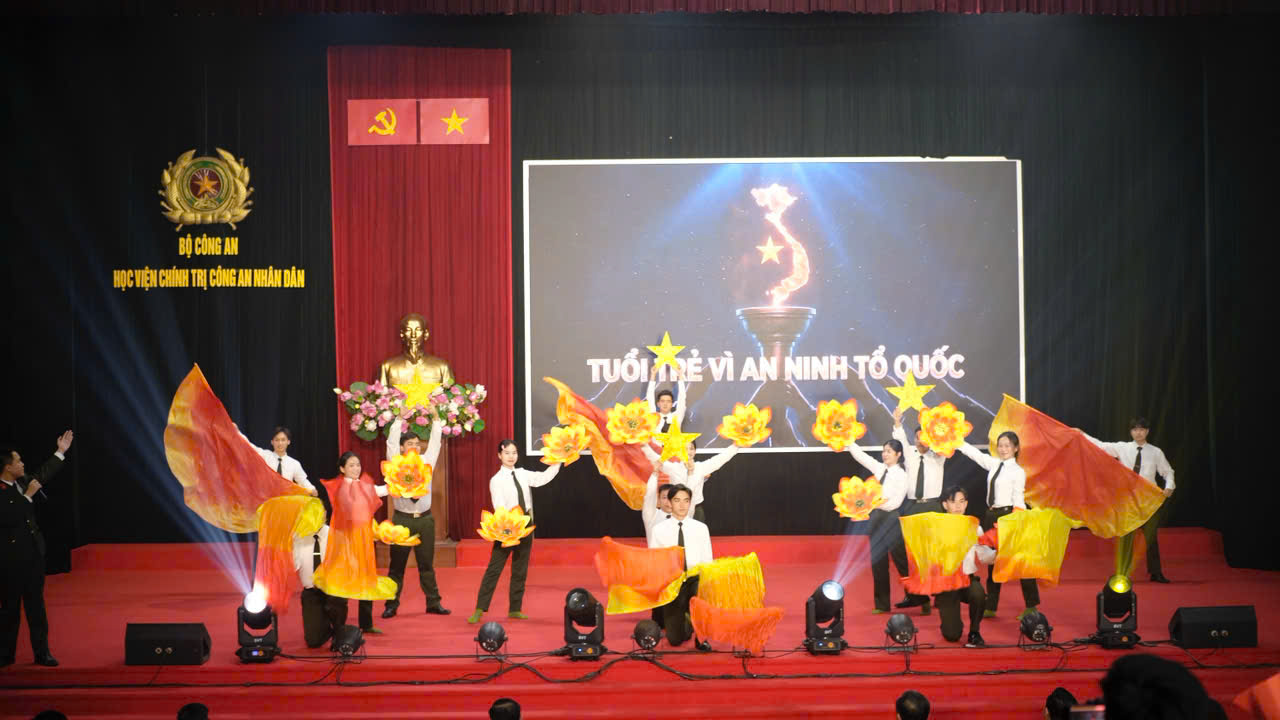 1242067683913729390 (1).jpg