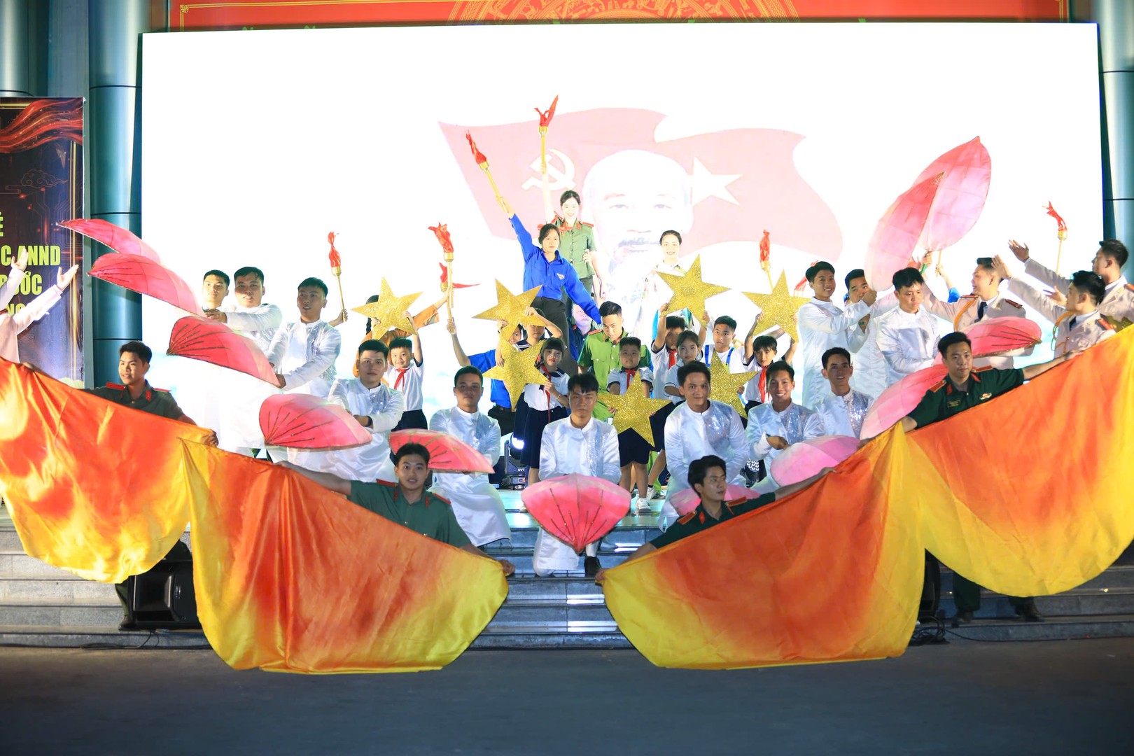 1163076391531473666 (2).jpg