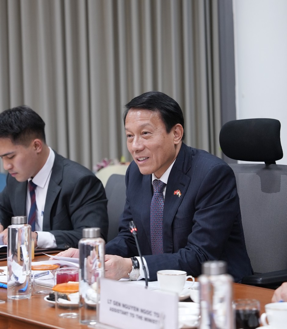 BT LUONG TAM QUANG TAI BUOI TIEP QUOC VU KHANH BNV AN DO.jpg