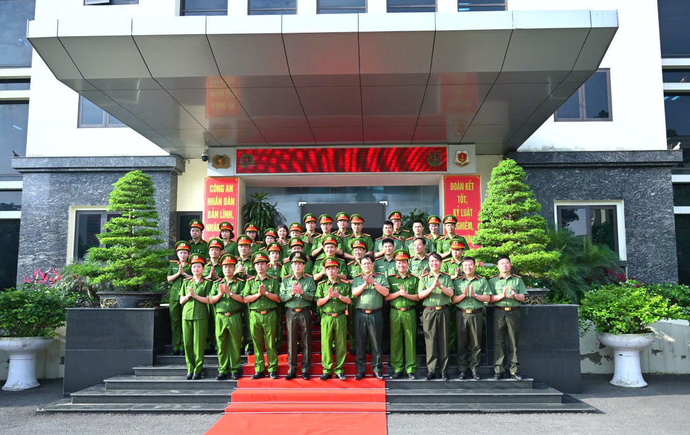 4ee59db281ac00f259bd.jpg