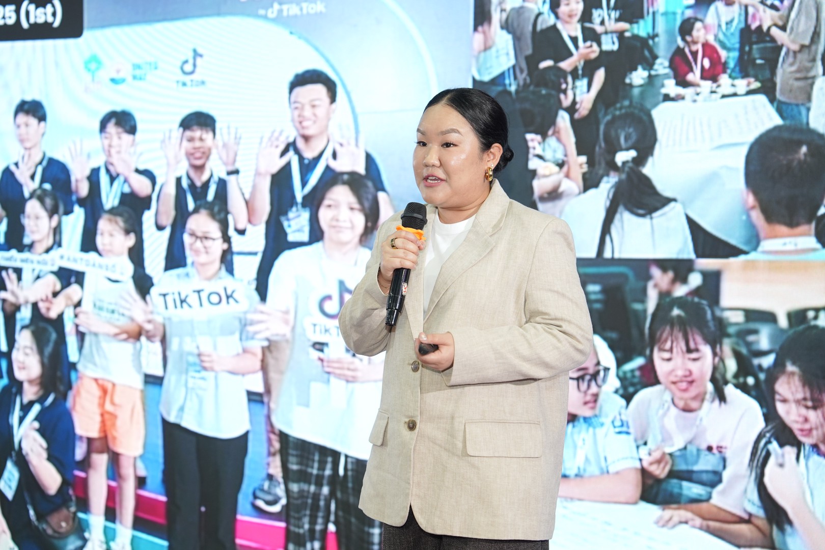 Bà KahnJi Siriprapa Weerachaising - Quản lý Phụ trách Đối ngoại và Quan hệ Đối tác, Tiktok .JPG