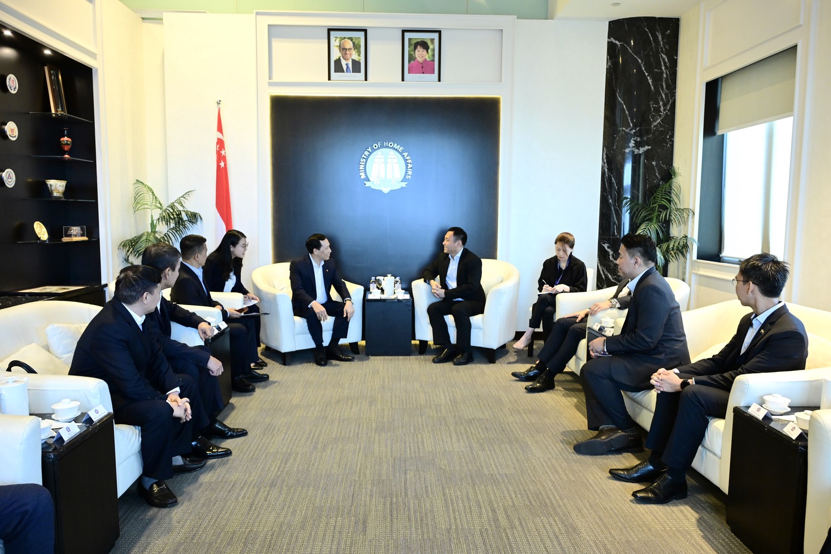 Ảnh 1. Quang cảnh buổi chào xã giao.JPG