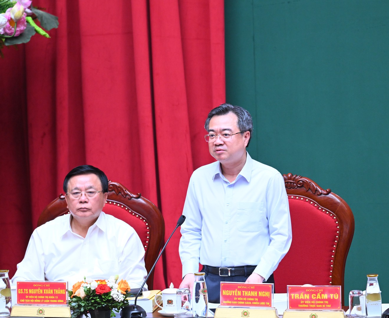nghi.JPG
