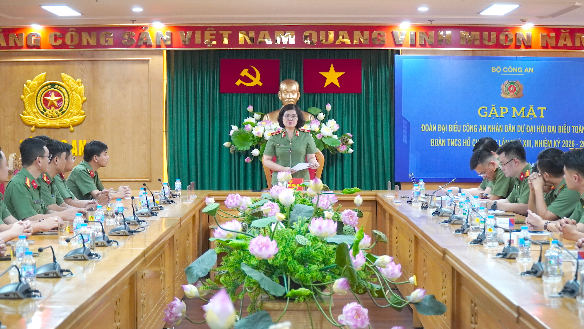 c Thu.JPG