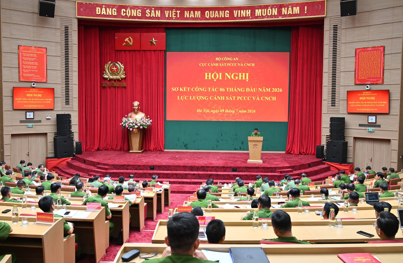 02.toancanh.JPG