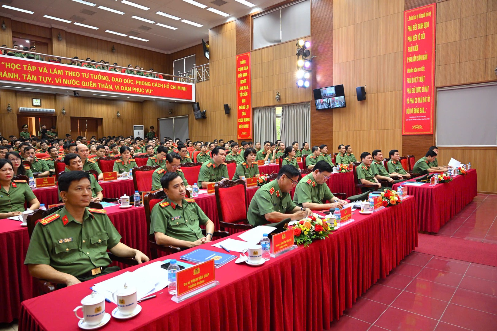 ccf7ce760a9c8bc2d28d.jpg