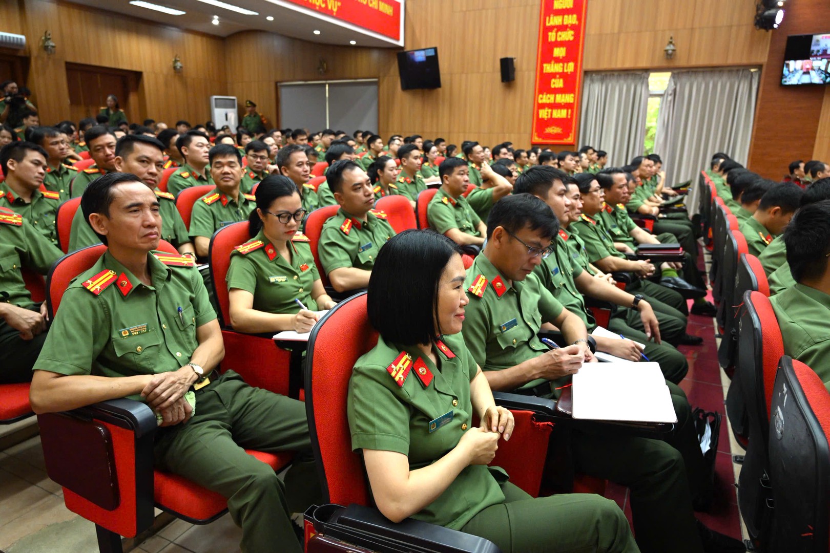 43bda83c6cd6ed88b4c7.jpg