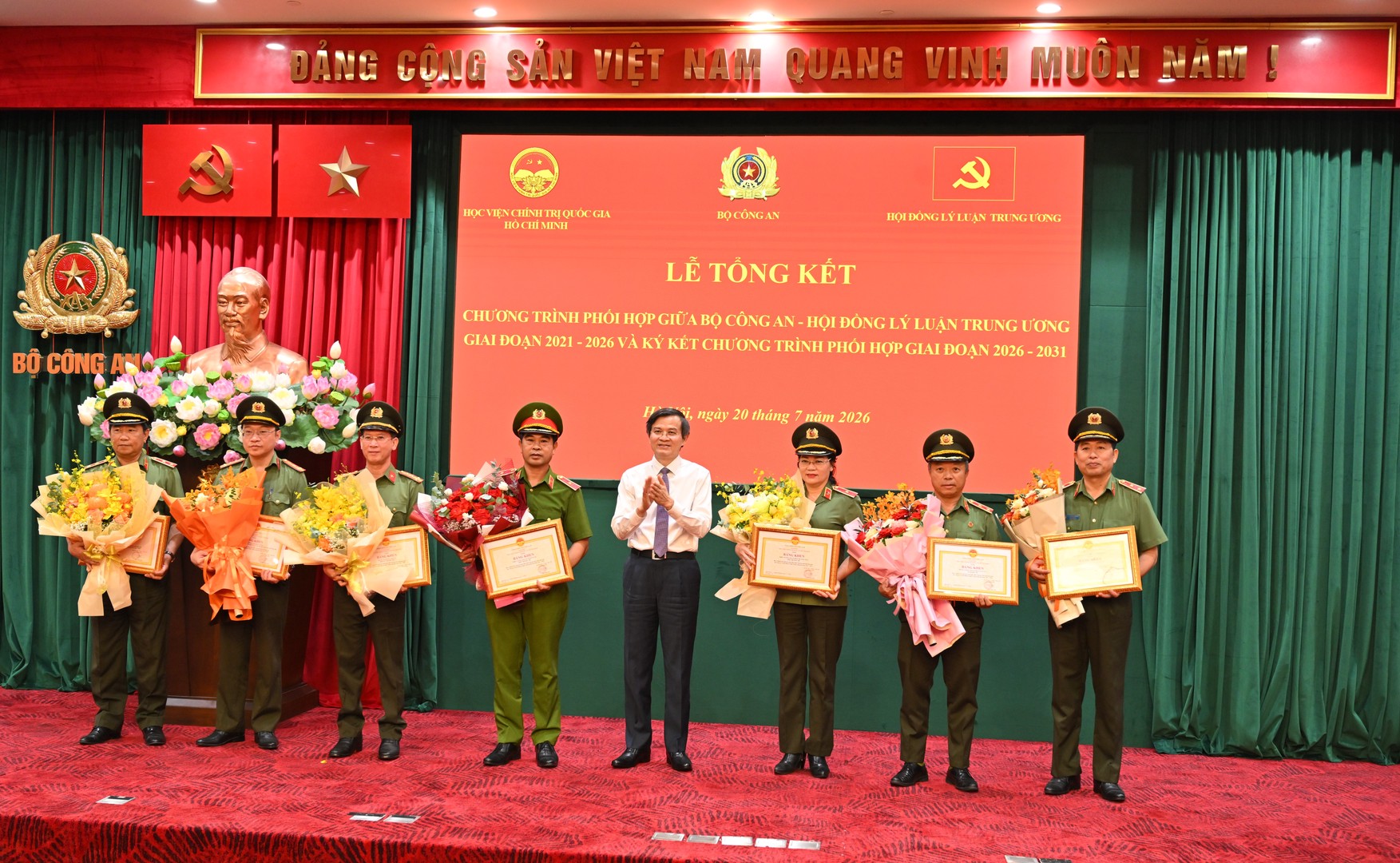 01_bttraothuong_4.JPG