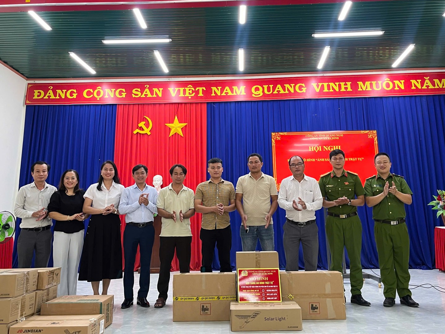 ra mắt mô hình.jpg